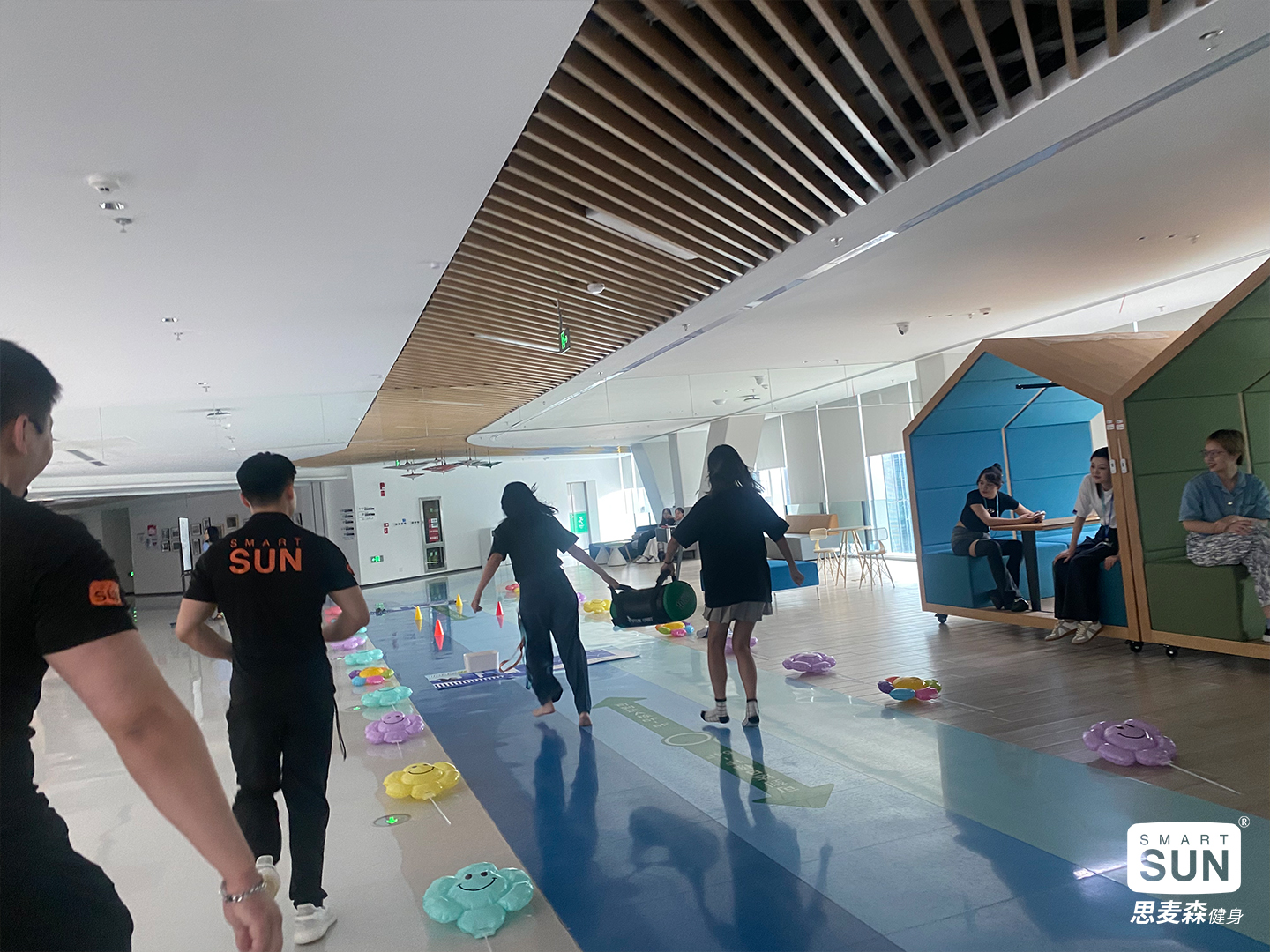 企業(yè)健康健身(shēn)活動-瘋狂跑酷